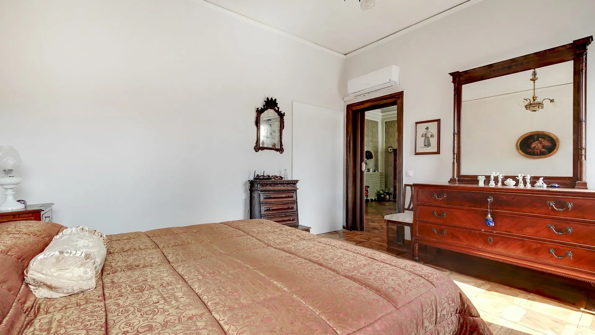 San Vidal Apartment Venice Italy